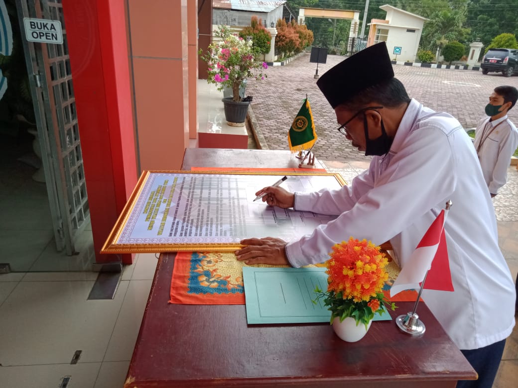 komitemenbersampapyb100120222